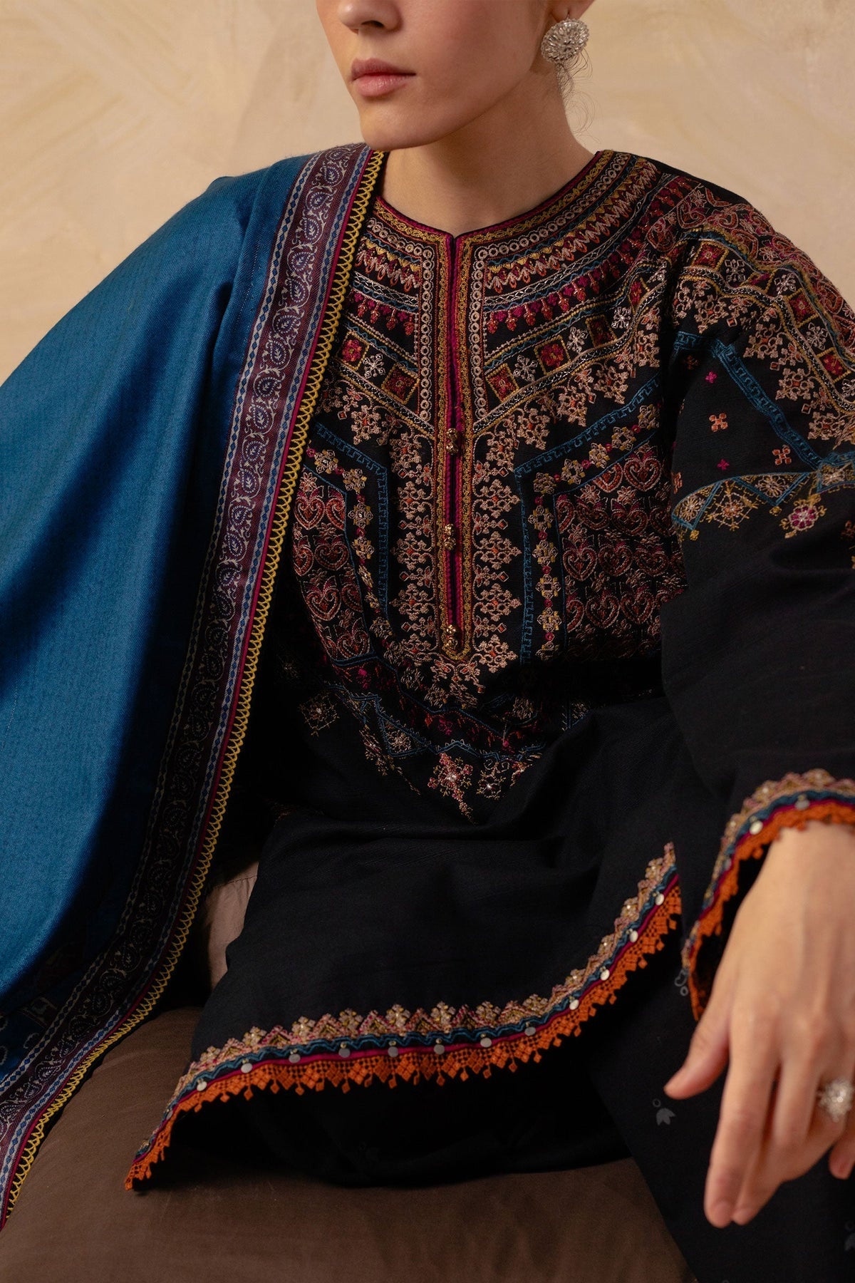 ZARA SHAHJAHAN” (HR003)
Winter Collection 2025”
DHANAK 3Pc